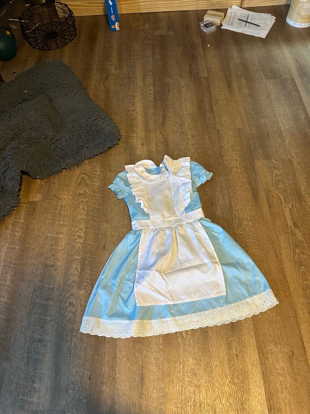 Alice in Wonderland Costume - Girls Size 5